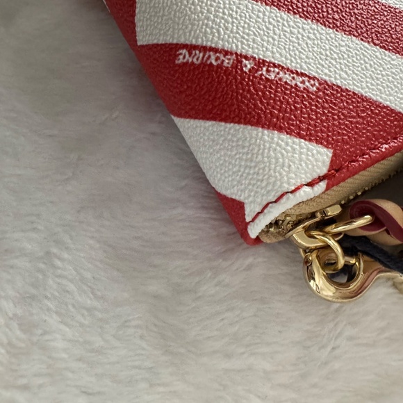 Dooney & Bourke Chevron Large Zip Around Wallet Clutch Wristlet. - Picture 10 of 10